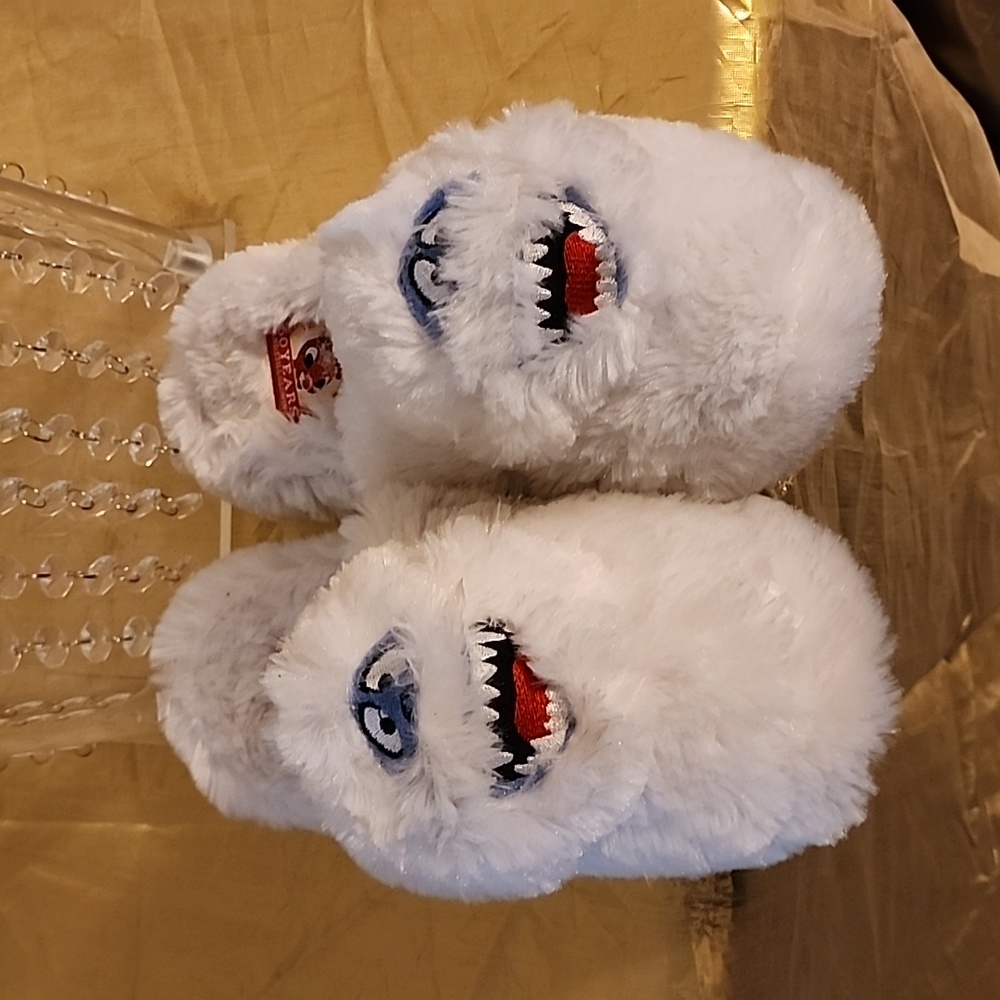 CHRISTMAS SLIPPERS